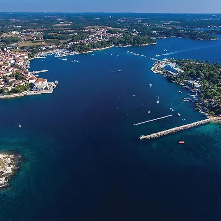 Apartment Cozy In With Wifi Porec